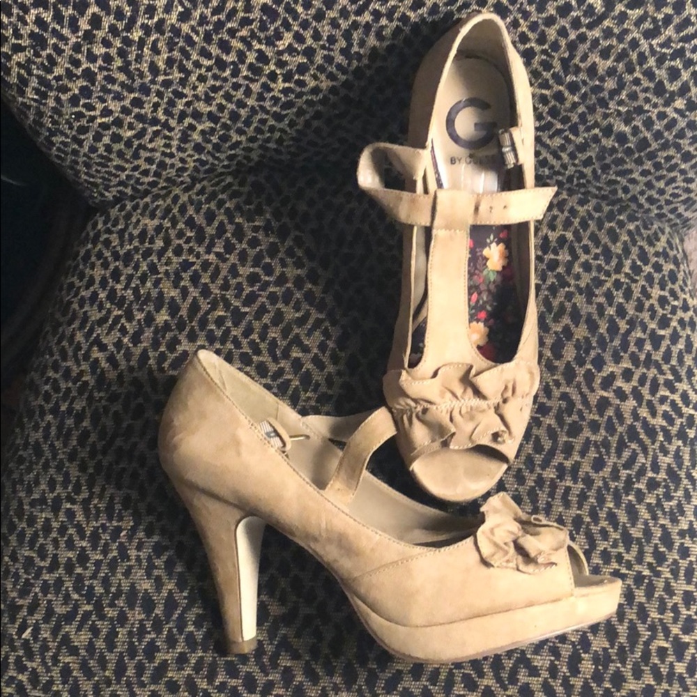 Shoes - Picture 2 of 3